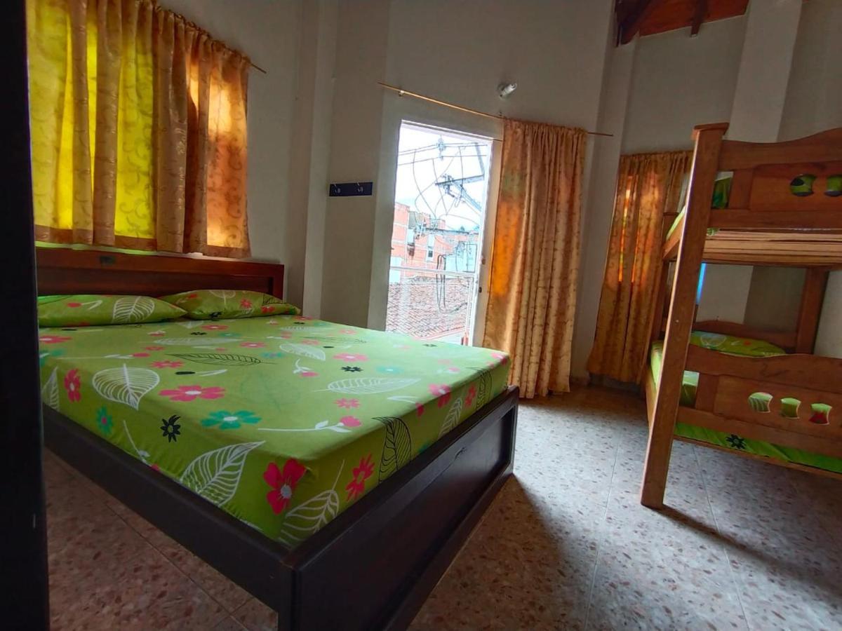 Hotel Zona Rosa 马里尼亚 外观 照片