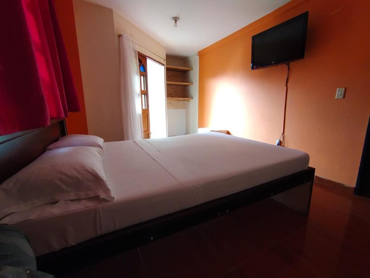 Hotel Zona Rosa 马里尼亚 外观 照片